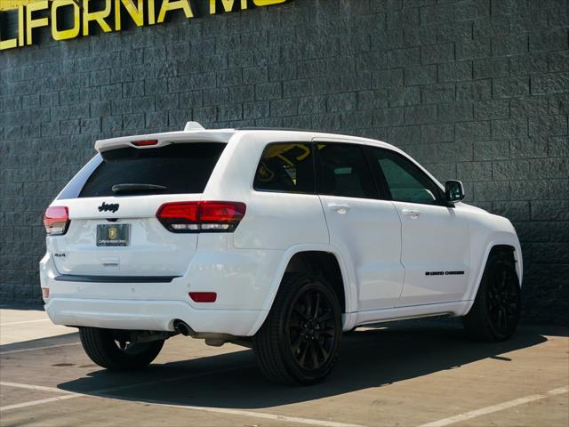 2022 jeep grand cherokee laredo