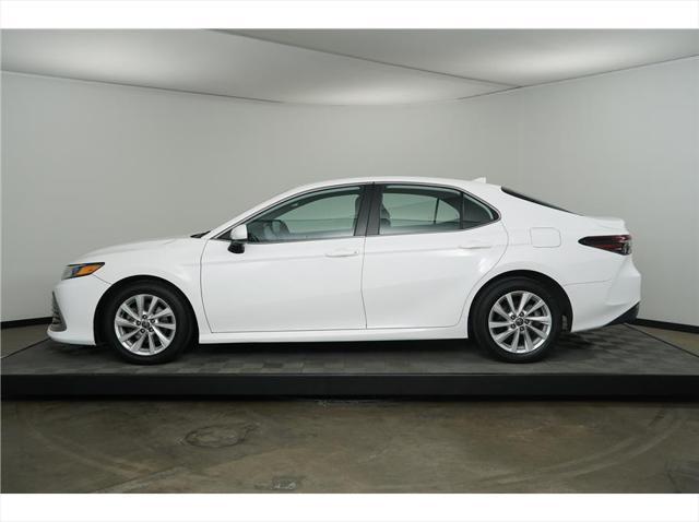 2022 toyota camry le