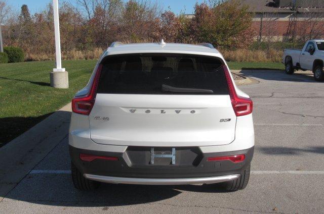 2023 volvo xc40 b5 plus bright theme