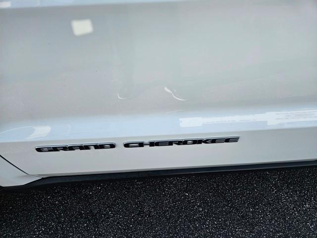 2020 jeep grand cherokee laredo
