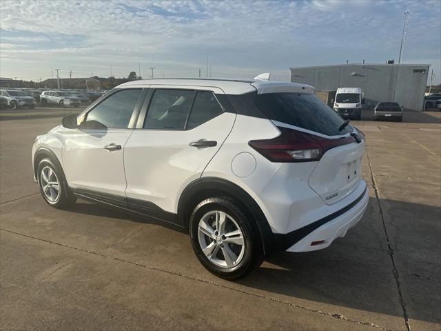 2022 nissan kicks s