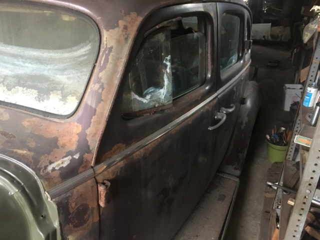 1937 cadillac/la salle 4 door sedan
