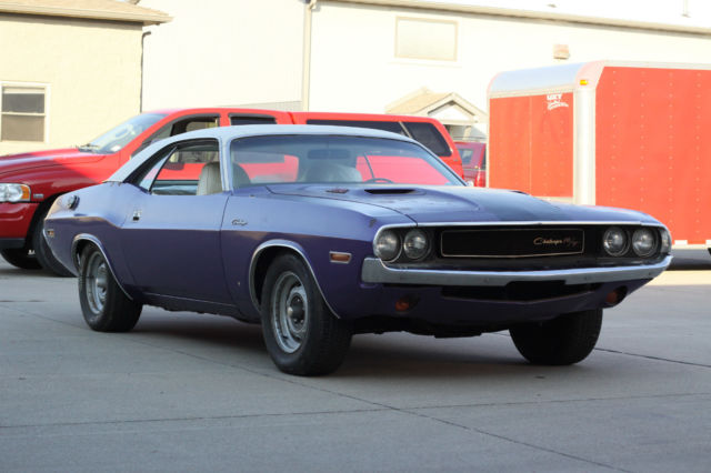rare v code plum crazy / white 1970 dodge challenger r/t # match 440 six pack