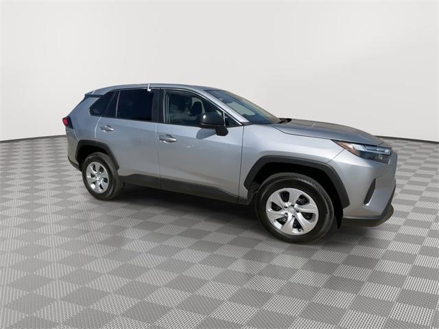 2024 toyota rav4 le