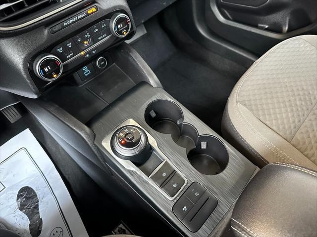 2021 ford escape se