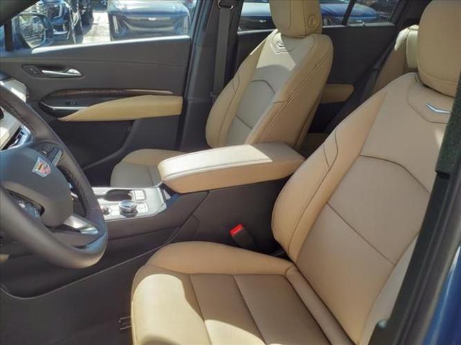 new 2024 cadillac xt4 awd premium luxury
