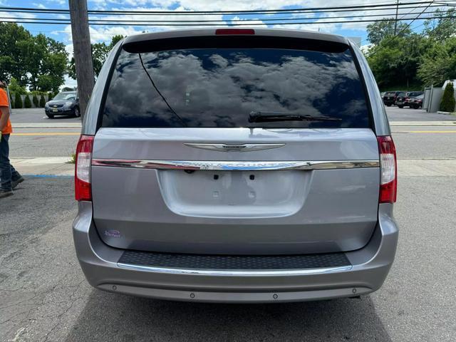 2014 chrysler town & country touring-l