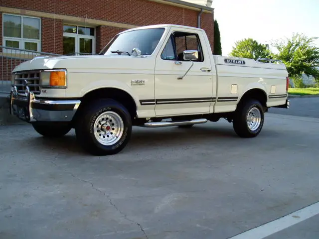 1988 ford f-150 xlt lariat 4x4 . 68k miles . v8 .. auto .. a/c .. garage kept