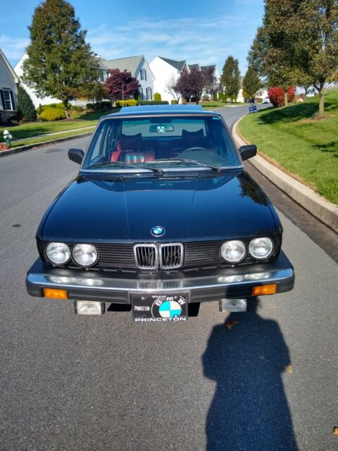 1982 bmw 528e red leather, holographic flakes, 1st year e28, beautiful classic