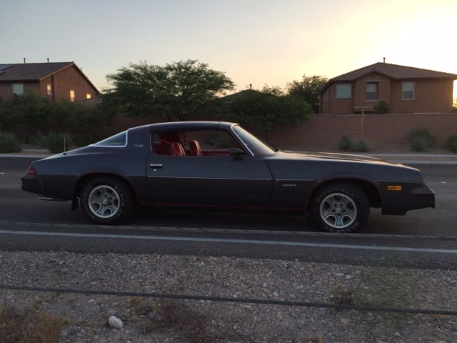 1981 chevrolet camaro berlinetta v8 auto t-tops