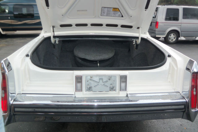 1989 cadillac fleetwood brougham *excellant condition*