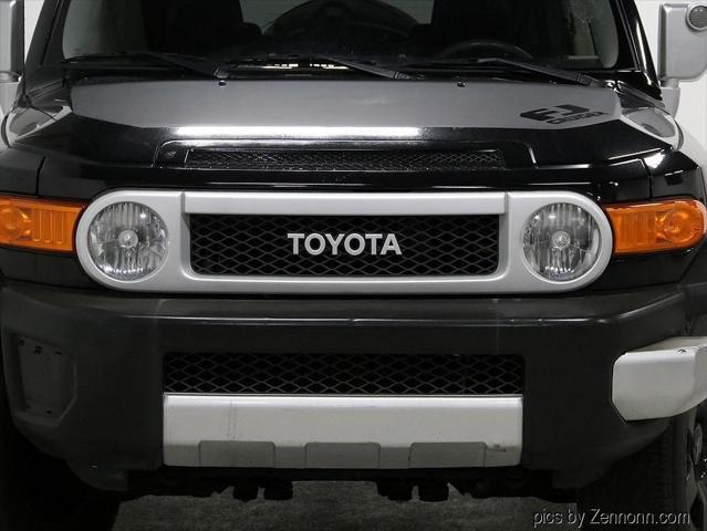 2013 toyota fj cruiser base