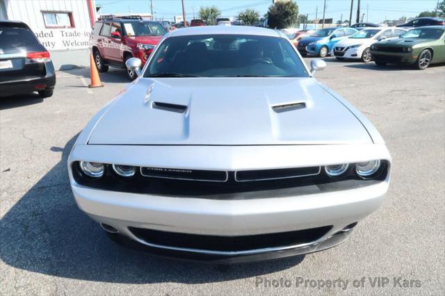 2020 dodge challenger sxt