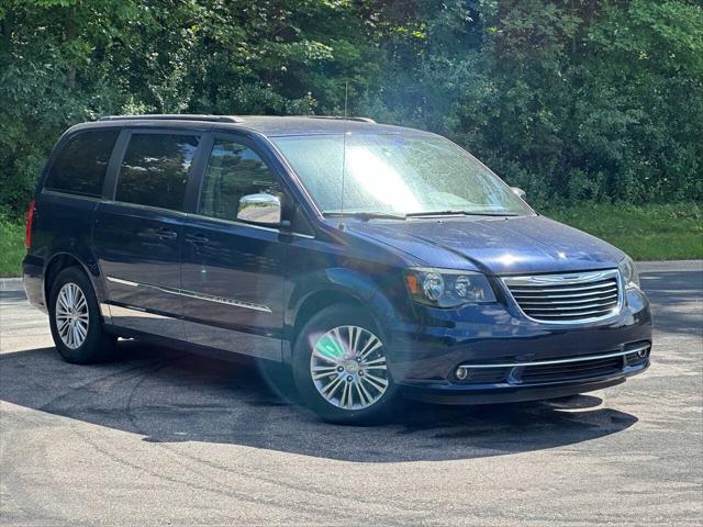 2014 chrysler town & country touring-l