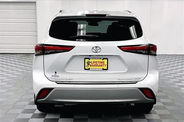 2022 toyota highlander platinum
