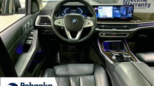 2023 BMW X7