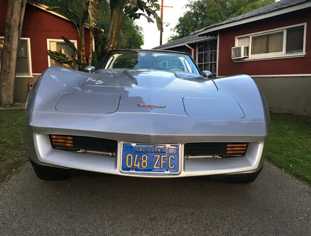 1980 corvette - silver - drives awesome