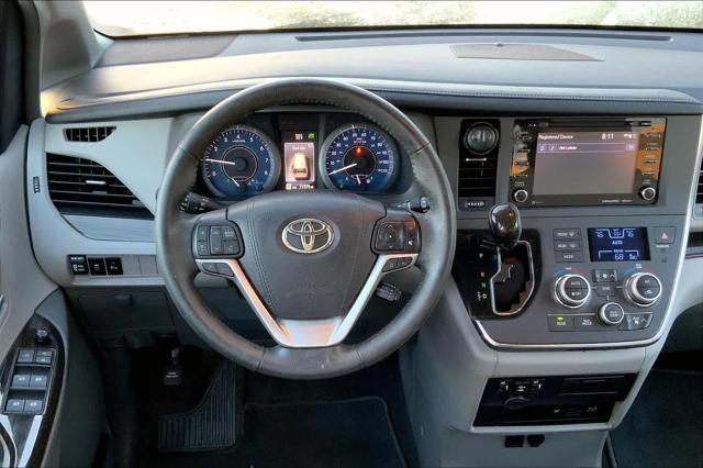 2018 toyota sienna xle premium