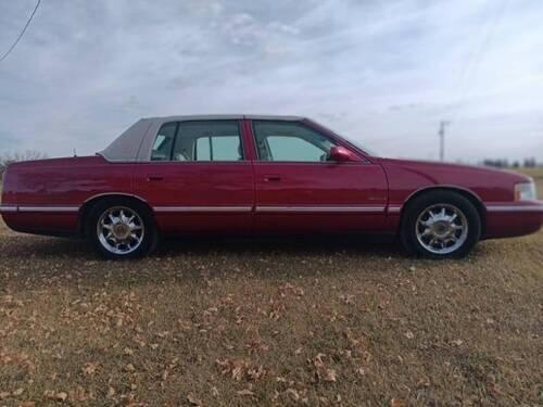 1999 cadillac deville base 4dr sedan