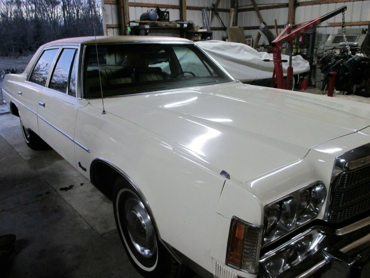 1977 chrysler newport all floors and frame like new 46k original interior mint