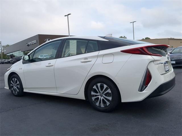 2020 toyota prius prime le