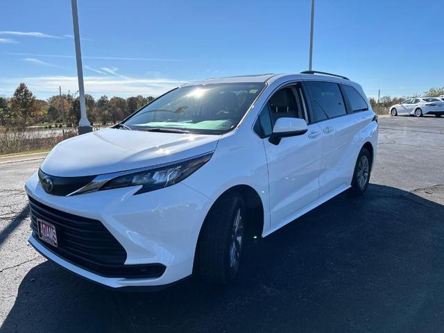 2024 toyota sienna le