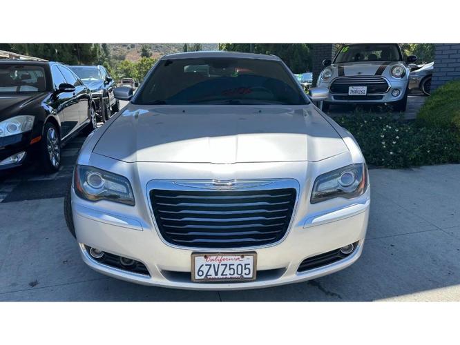 2012 chrysler 300 in thousand oaks, california