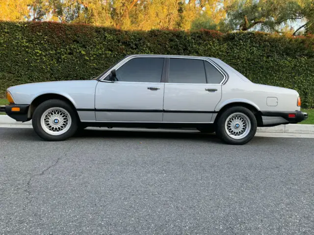 awesome bmw 733i e23 rare 5 speed manual classic performance sedan trade ?