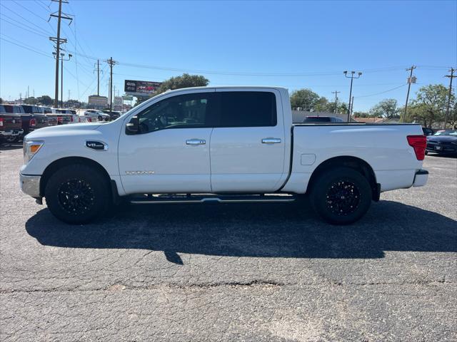 2017 nissan titan sv