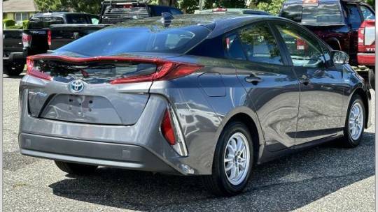 2021 toyota prius prime le