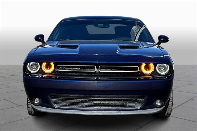 2016 dodge challenger sxt