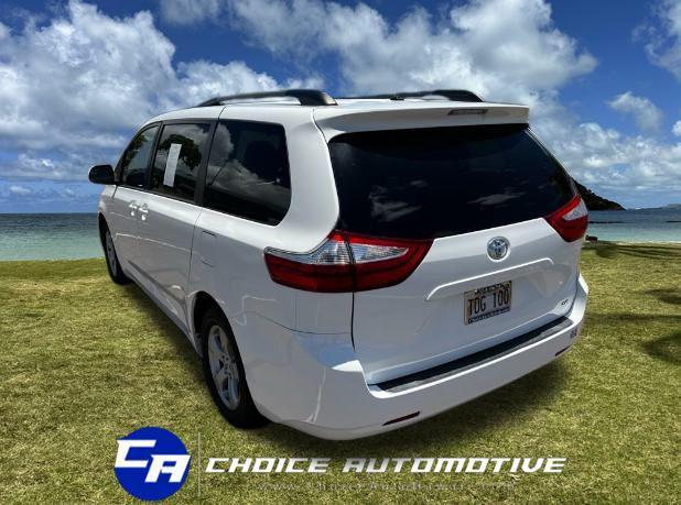 2017 toyota sienna le