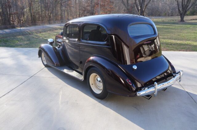 air, ford 9-inch, mustang ii front end, power windows, photos of build. driver