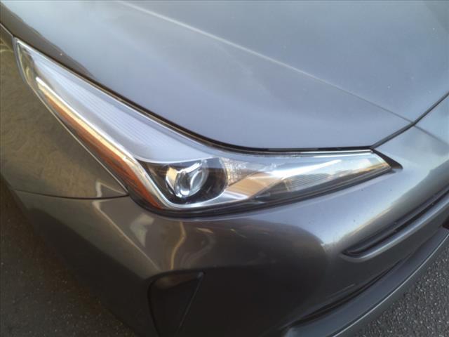 2021 toyota prius l