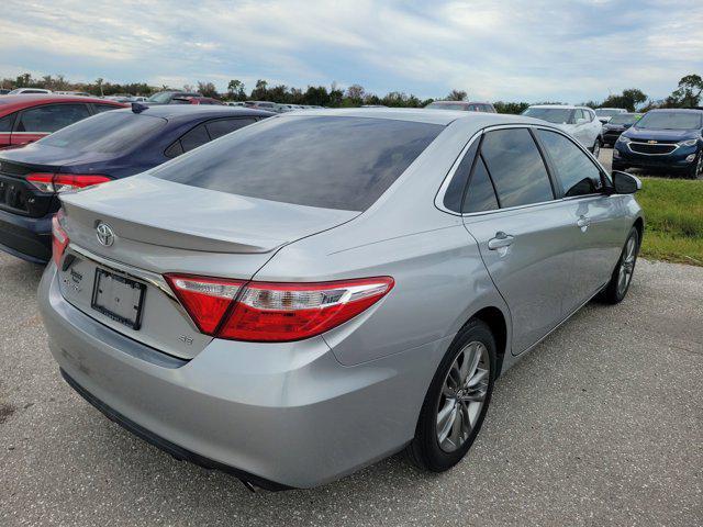 2016 toyota camry se