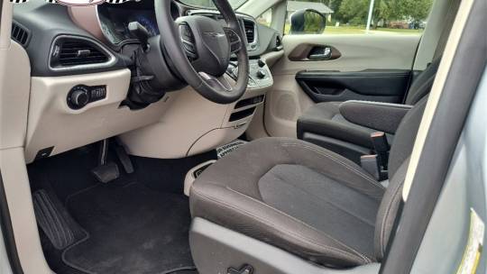 2022 Chrysler Voyager