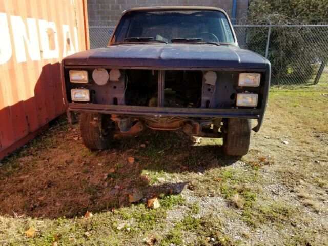1984 suburban hearse