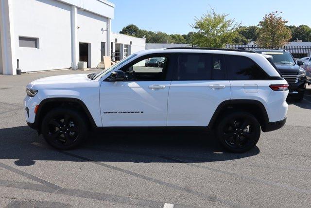 2023 jeep grand cherokee altitude