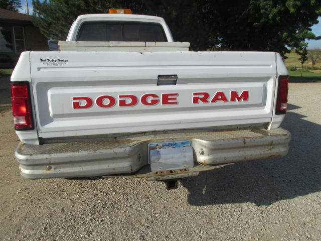 1993 dodge ram 2500 3/4 ton 4x4 with 7' 6" western plow, low miles