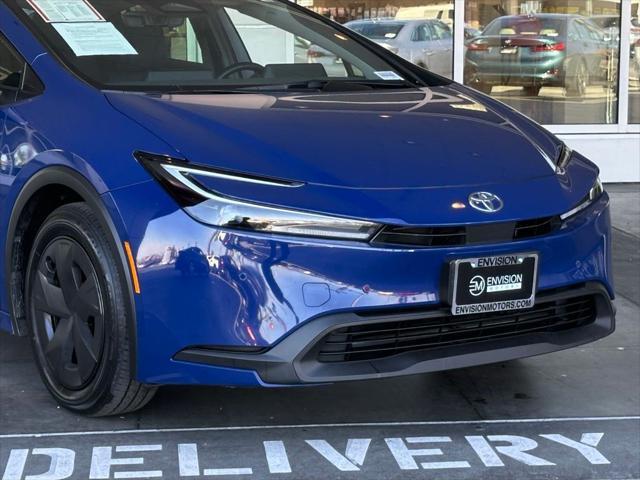 2023 toyota prius le