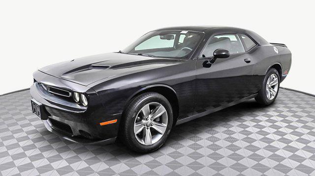 2018 dodge challenger sxt