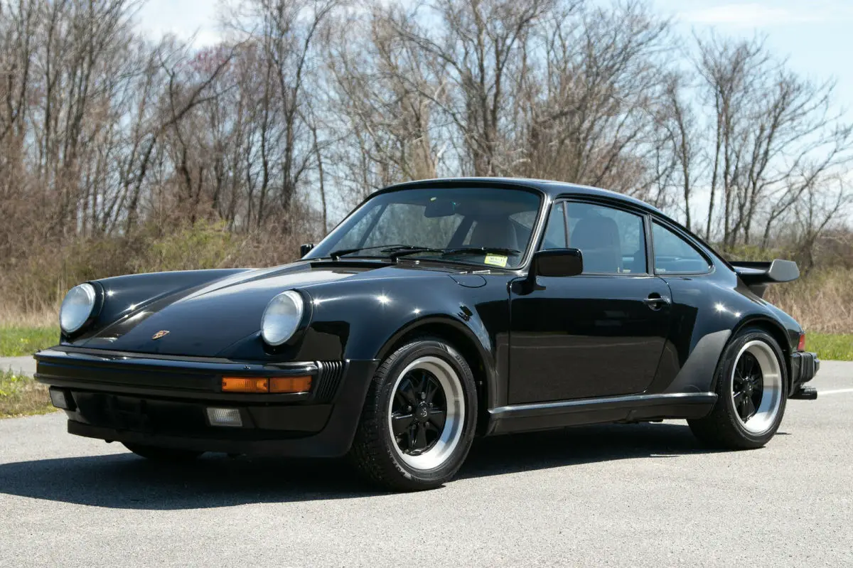 beautiful 930 turbo with recent major service completed