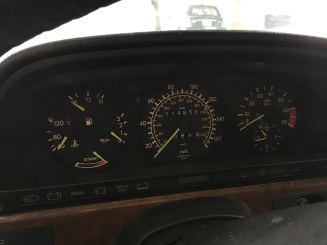 1986 mercedes benz 560 sel (gold)