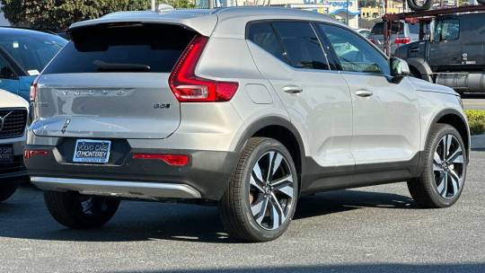 2025 Volvo XC40