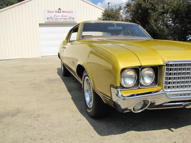 rare 1972 oldsmobile cutlass supreme 4 speed buckets & console