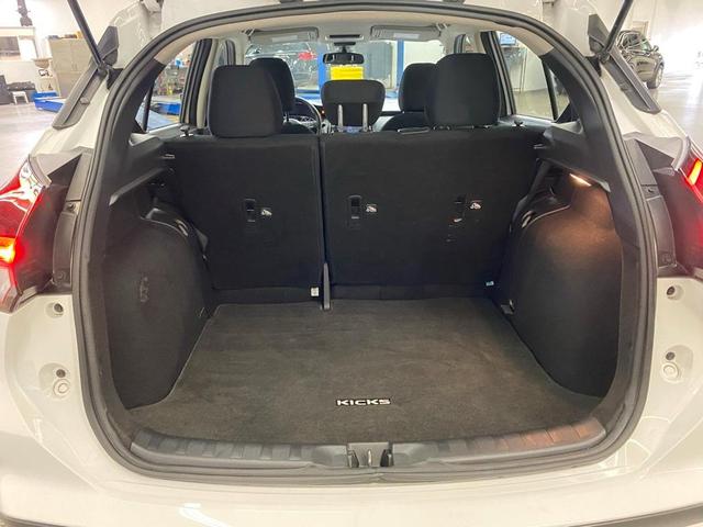 2023 nissan kicks s