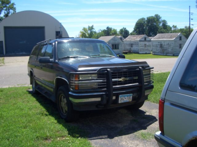 1993 gmc k-1500 chev. suburdan