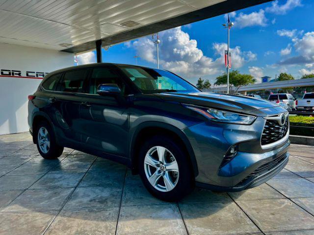 2020 toyota highlander le