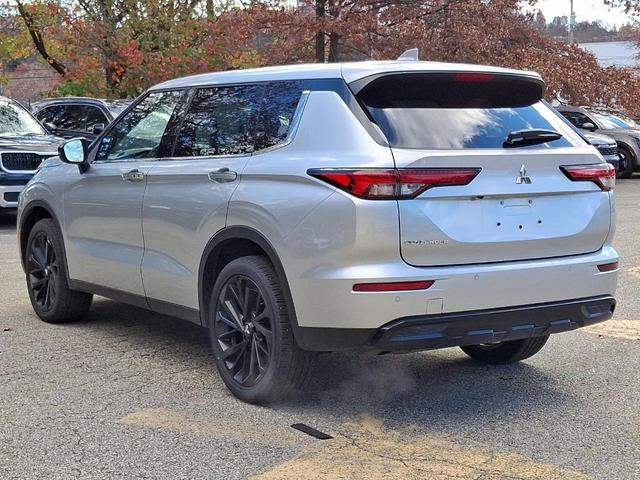 2022 mitsubishi outlander black edition