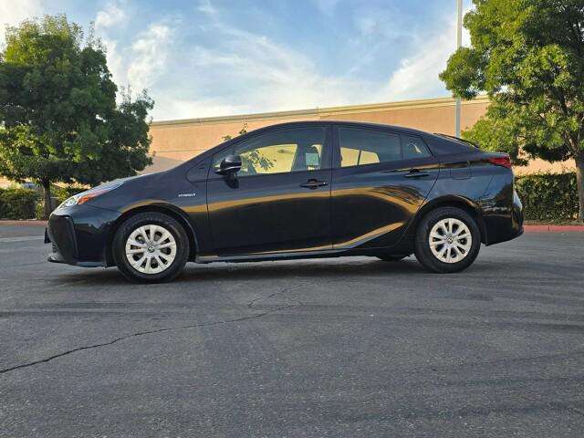 2020 toyota prius le